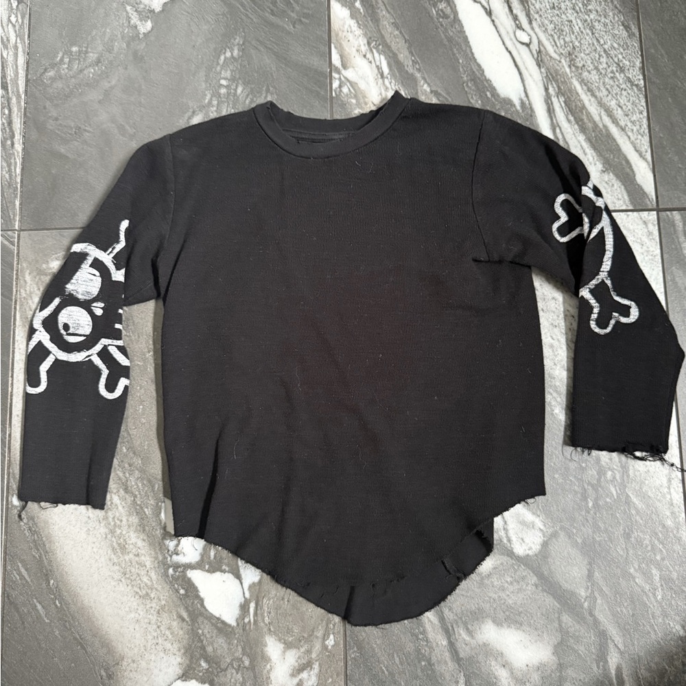 Nununu super soft long sleeve skull shirt